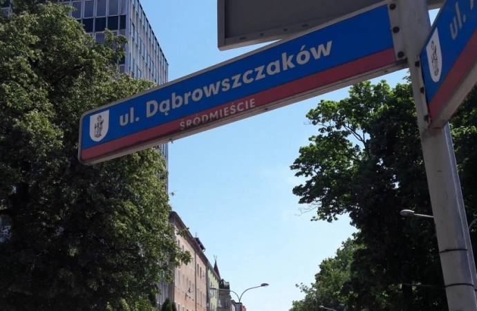 {Olsztyński Urząd Miasta informuje, że trzy olsztyńskie ulice wracają do starych nazw.}